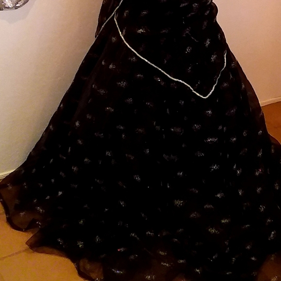 SAMPLE GOWN SET ONLY - "TWILA" Black/Silver Lehenga Saree Wedding Gown Set - Picture 4 of 8